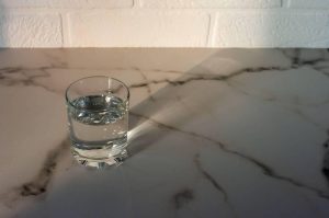 acabamentos de mármore e granito